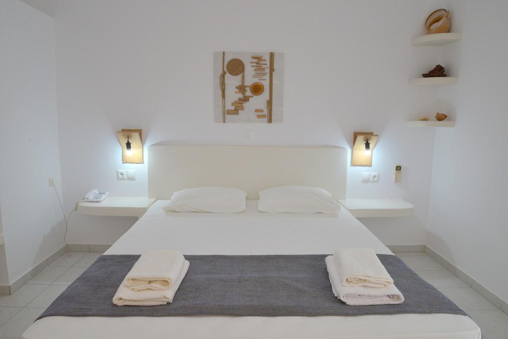 Corali Hotel Adamantas  Екстериор снимка