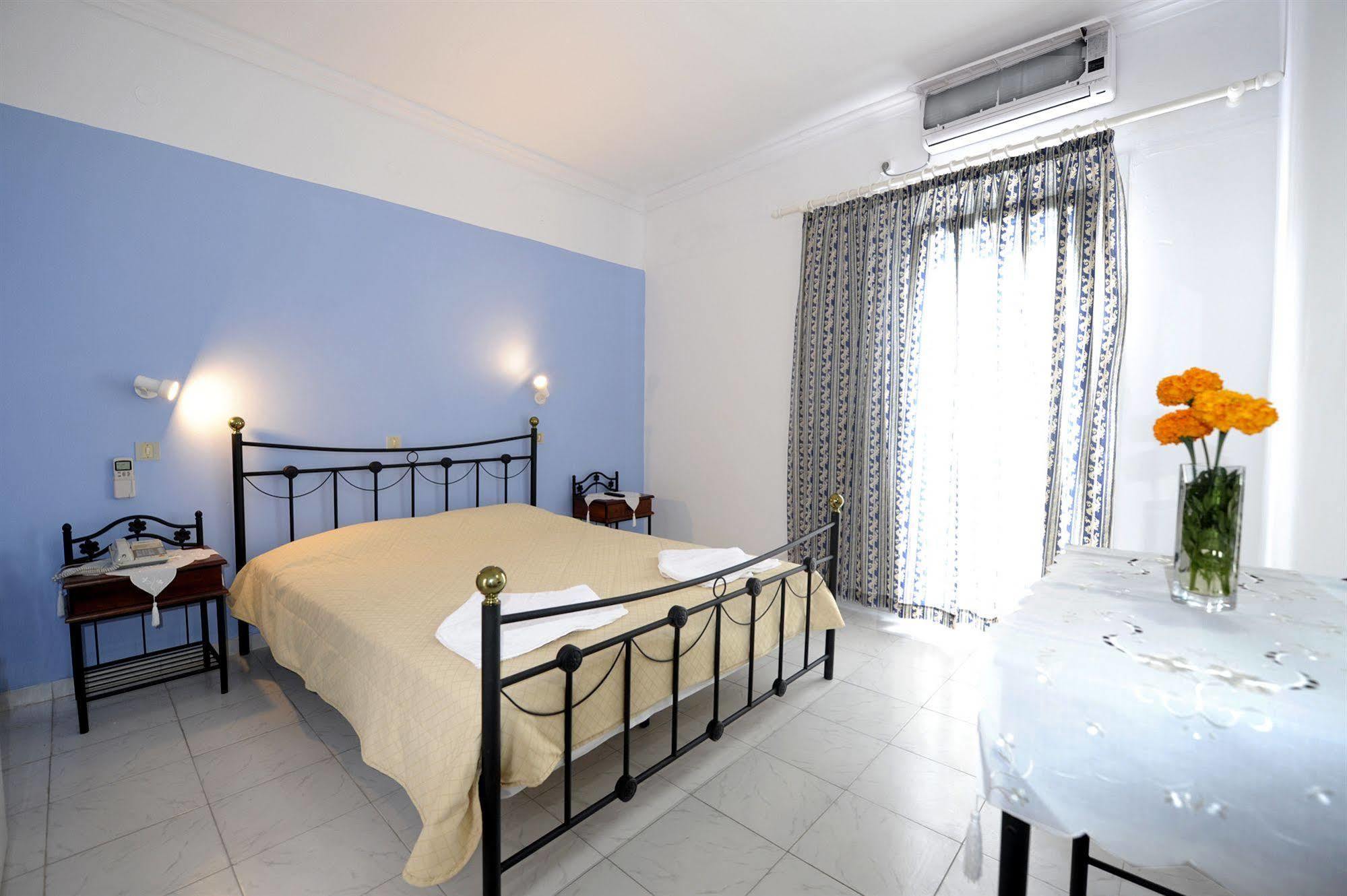 Corali Hotel Adamantas  Екстериор снимка