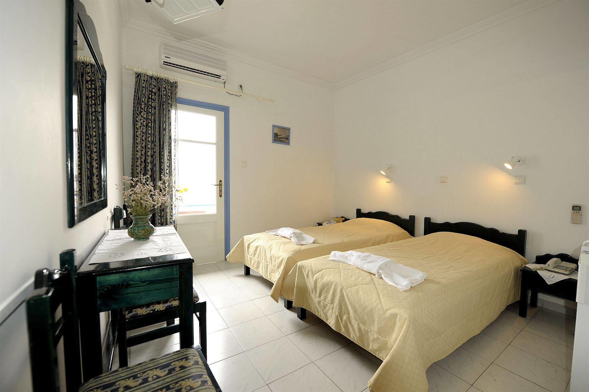 Corali Hotel Adamantas  Екстериор снимка