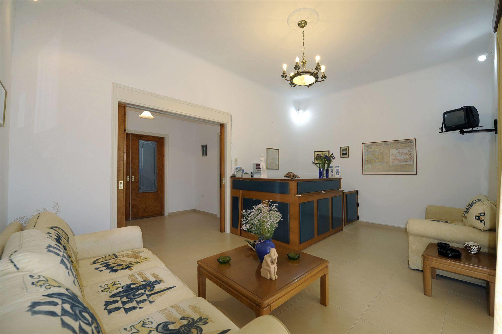 Corali Hotel Adamantas  Екстериор снимка